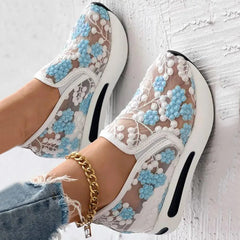 Jarreims Emporium: Floral mesh slip-on platform sneakers blue.