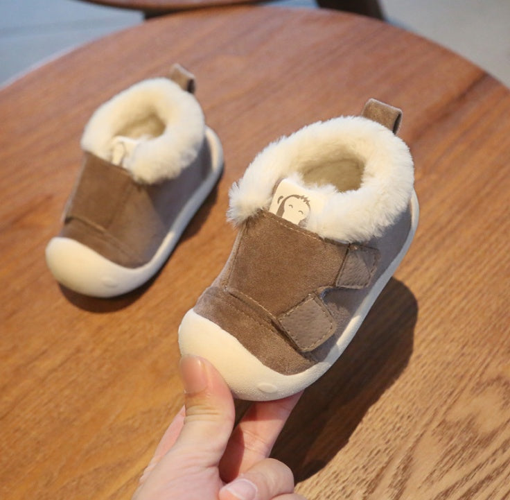 Zapatos para niños pequeños 