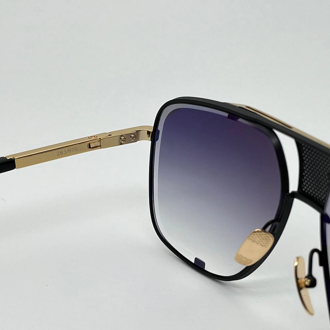 M FIVE SunglassesFor Unisex Summer Style Anti-Ultraviolet Retro Plate Rectangle Full Frame Eyeglasses Random Box