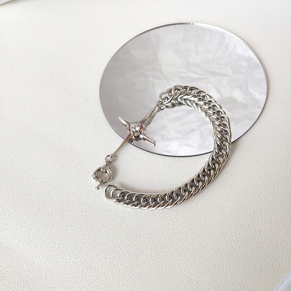 Pulsera de joyería con temperamento rojo de red hecha a mano de Design Sense